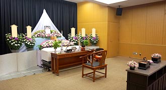 生花祭壇プラン+お棺ランクアップ