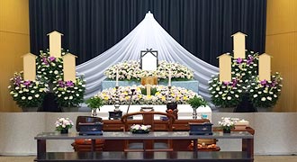 生花祭壇プラン+お棺ランクアップ