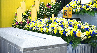 生花祭壇プラン+お棺をランクアップ