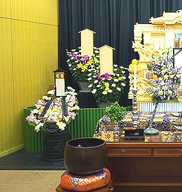 白木祭壇プラン+祭壇生花飾り