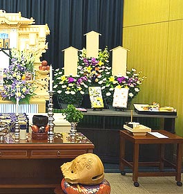 白木祭壇プラン+祭壇生花飾り