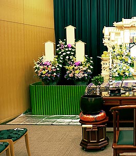 白木祭壇プラン+祭壇生花飾り
