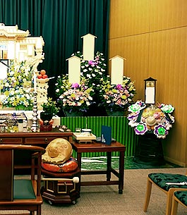 白木祭壇プラン+祭壇生花飾り