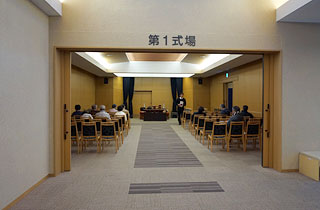 斎場職員による概要説明